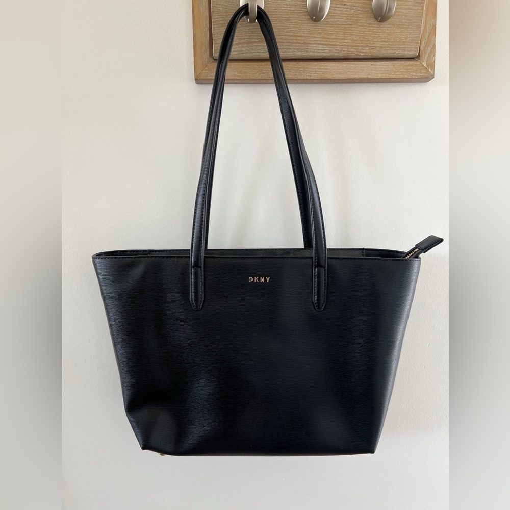 DKNY Bryant Medium Tote Bag